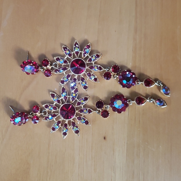 Beautiful Earrings - Picture 3 of 3